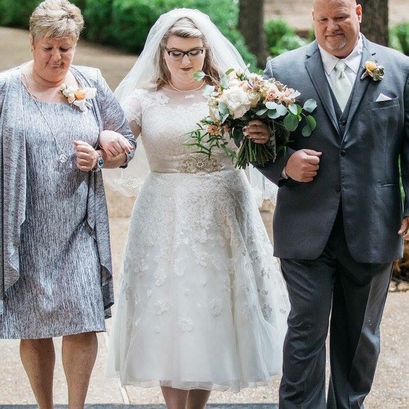 David’s Bridal Wedding Dress - Picture 5 of 8